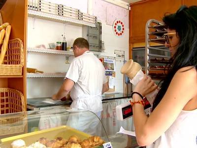 Geiler Bäcker vögelt heiße Latina auf der Theke