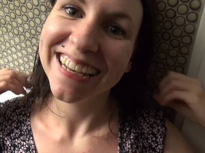 Kehlenfick Vanessa Voxx würgt am Schwanz von Rafael
